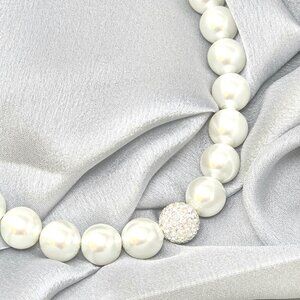 💖NEW RELEASE! Lux Pearl Necklace W/Pave Crystal Centre
